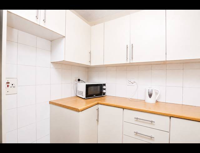 2 BEDROOM APARTMENT FOR SALE IN ESSENWOOD